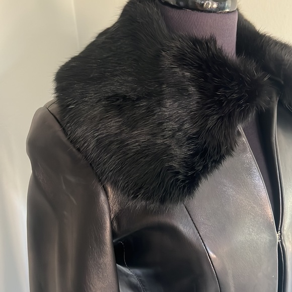 DKNY genuine black leather jacket with detachable fur collar - Picture 2 of 7